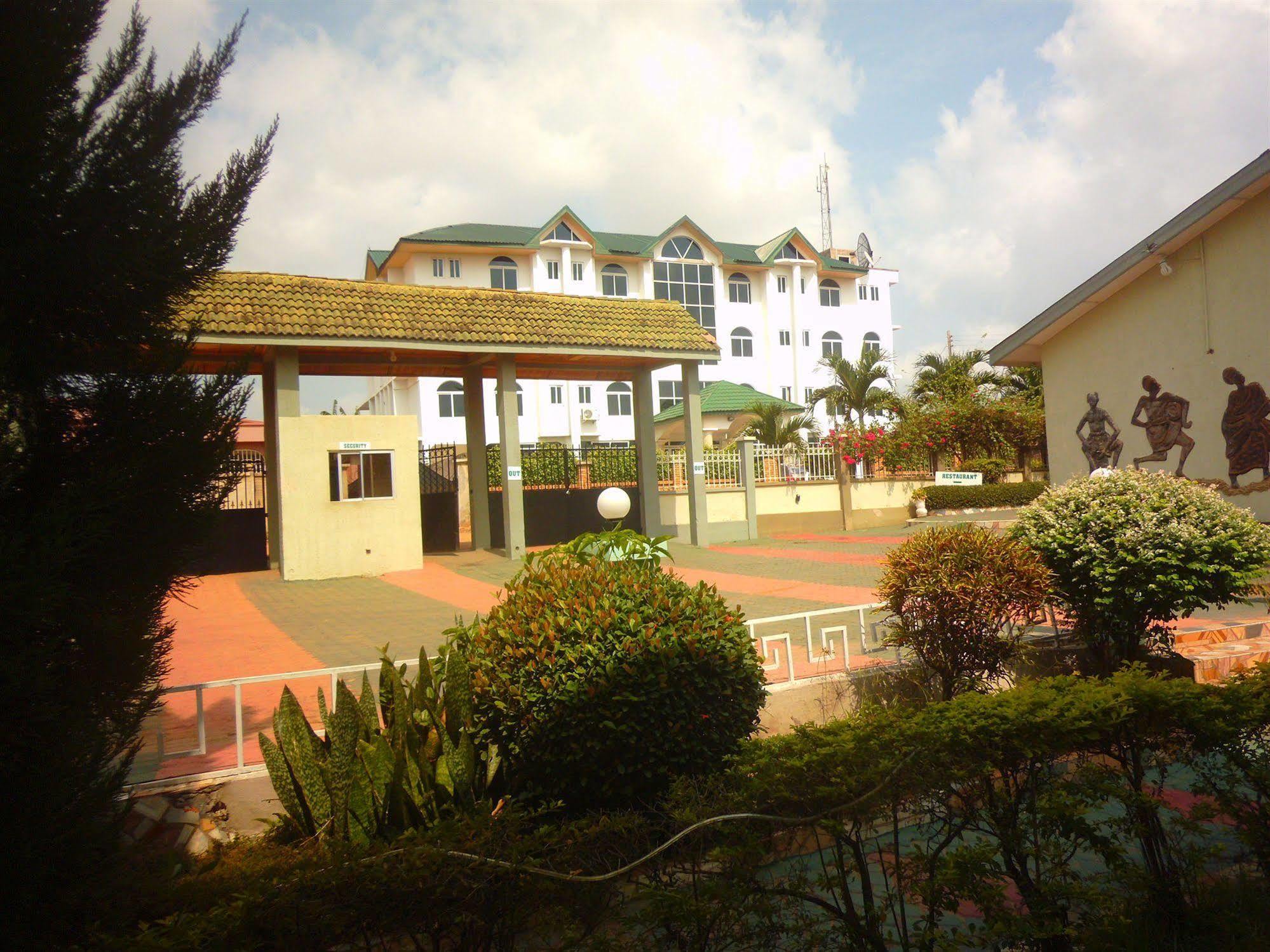 Wadoma Royale Hotel Kumasi Exterior foto